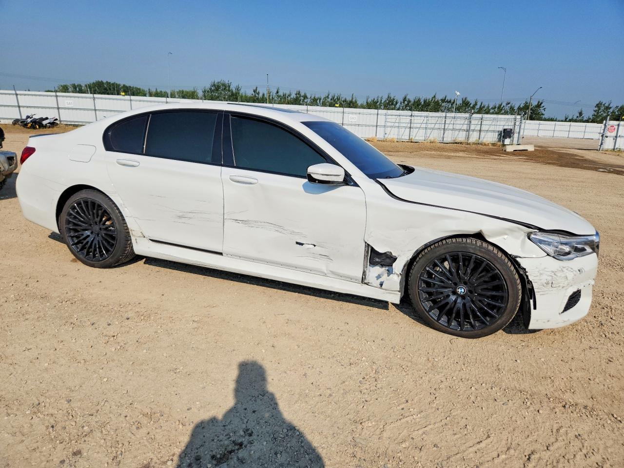 2017 BMW 750 Xi - Фото 4