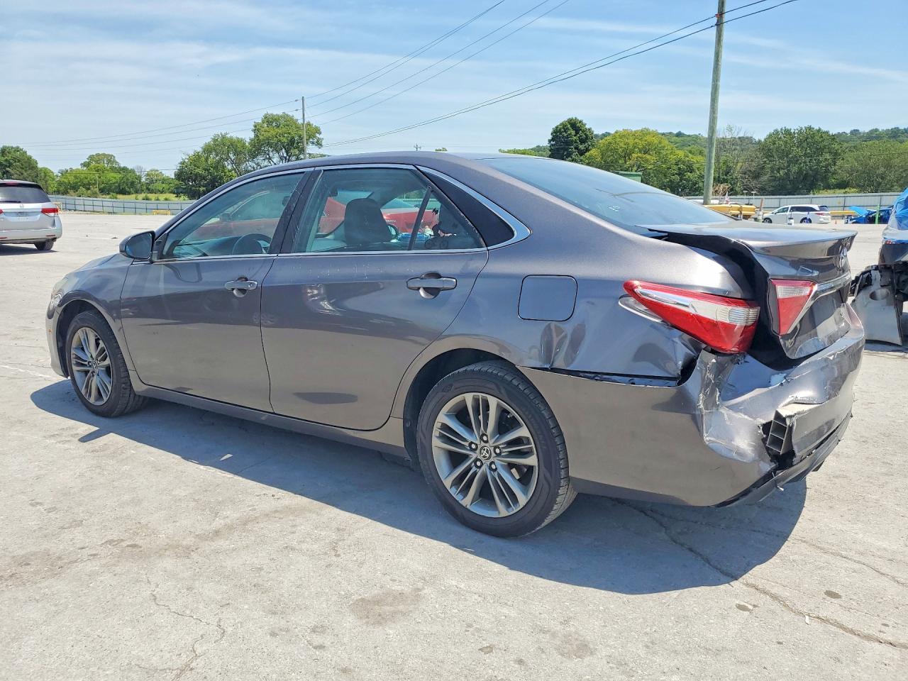 2015 Toyota Camry Se - Фото 2