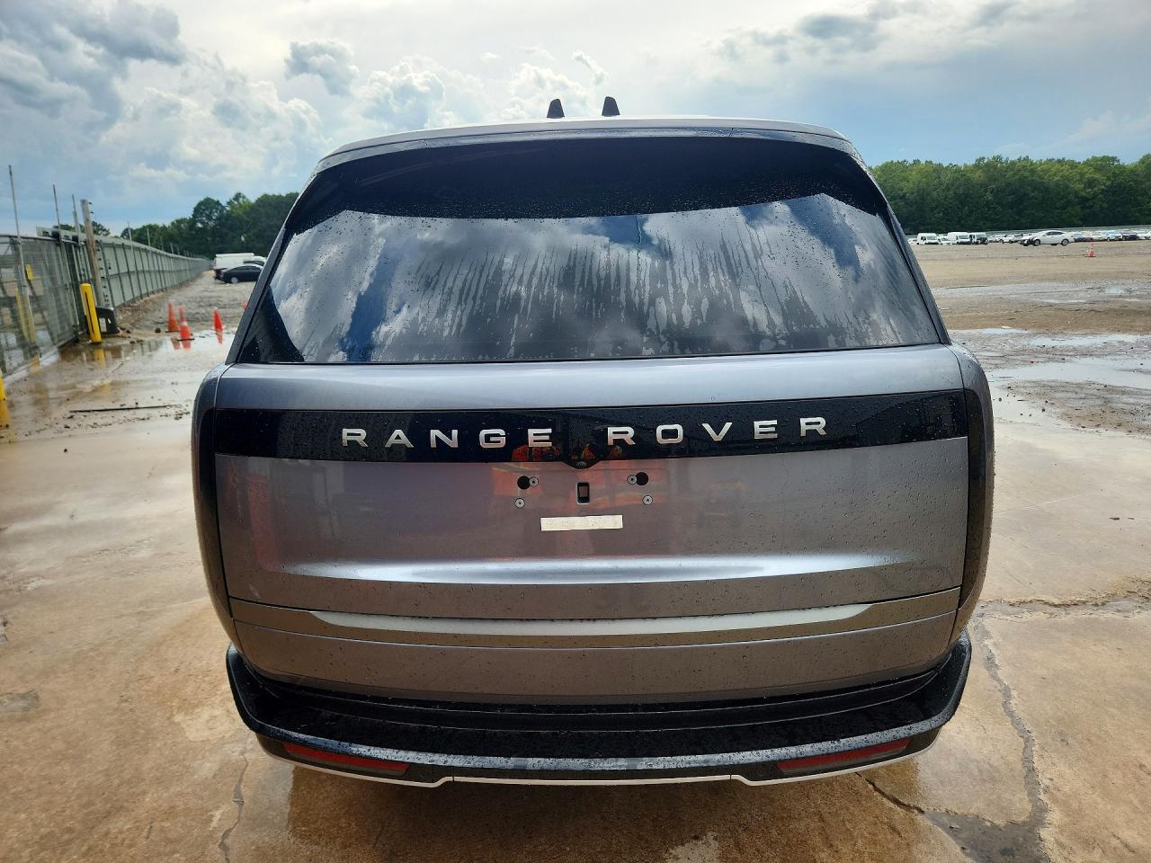 2025 Land Rover Rangerover - Image 6