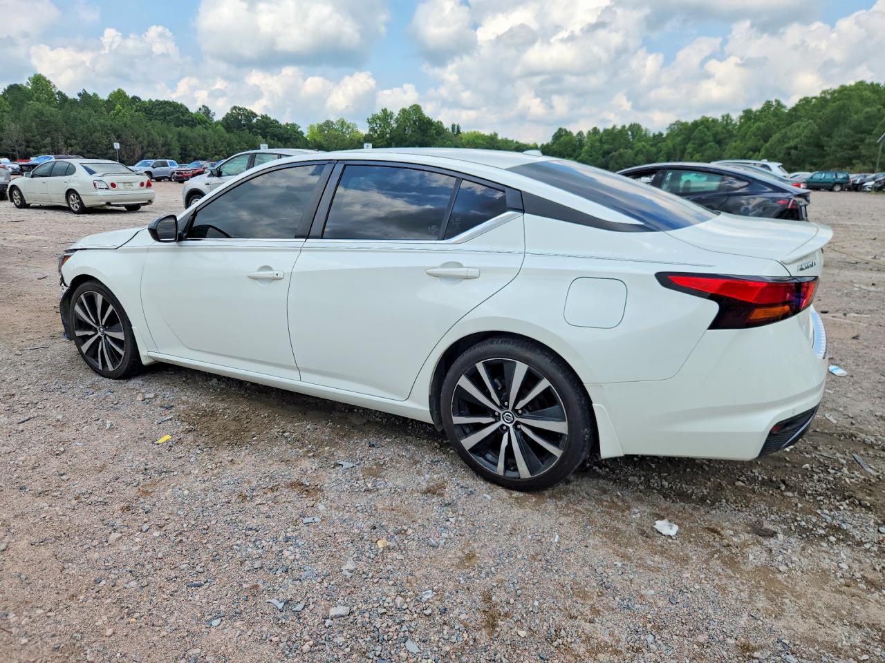 2021 Nissan Altima Sr - Фото 2