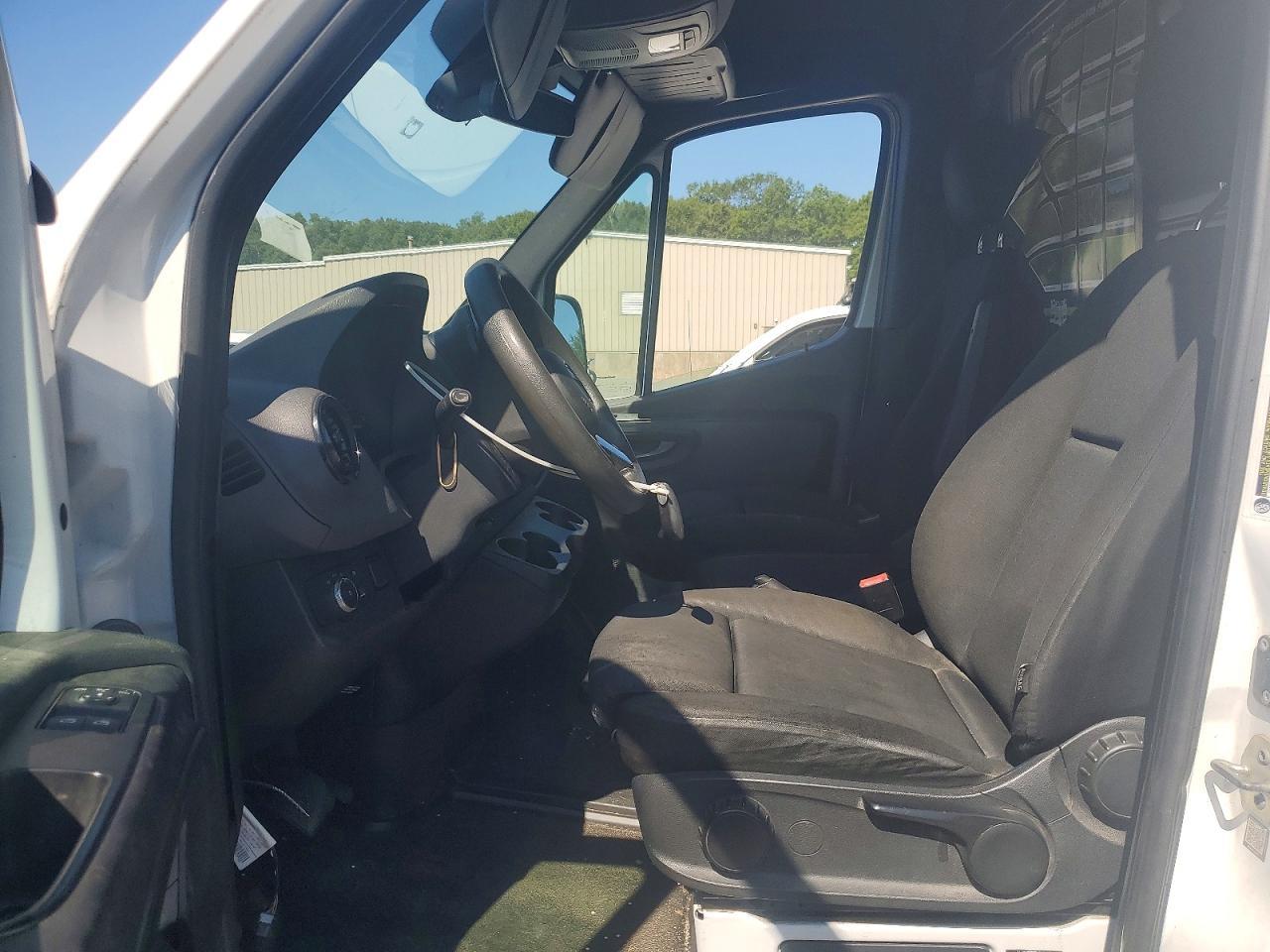 2019 Mercedes-Benz Sprinter 2500 Delivery Van - Фото 7