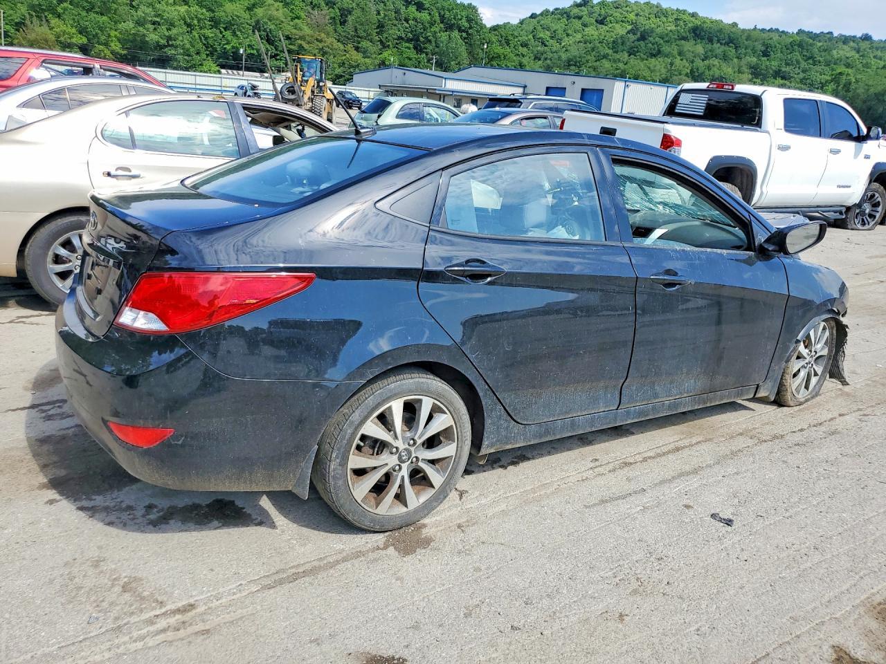 2017 Hyundai Accent Se - Image 3