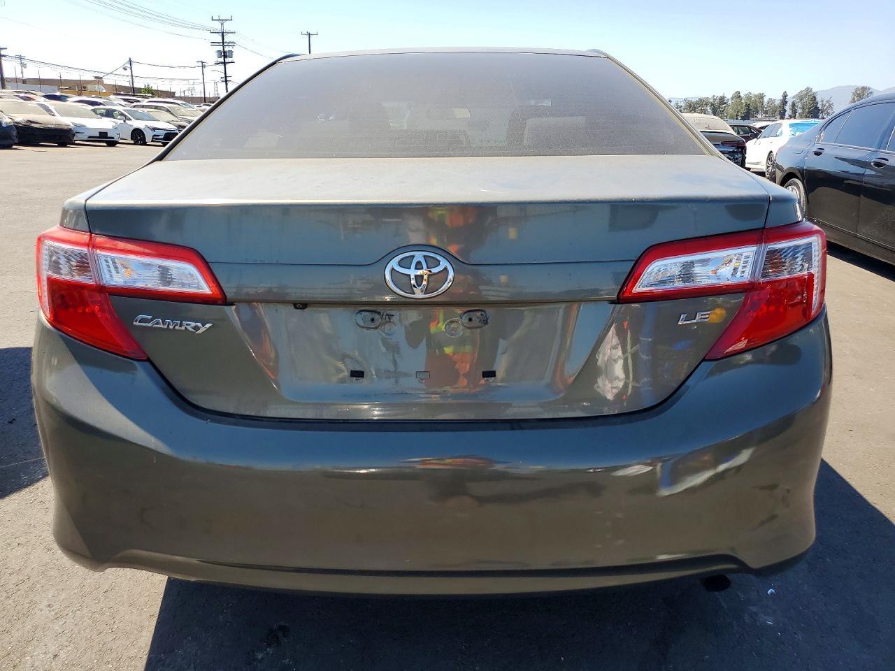 2014 Toyota Camry Le - Фото 6