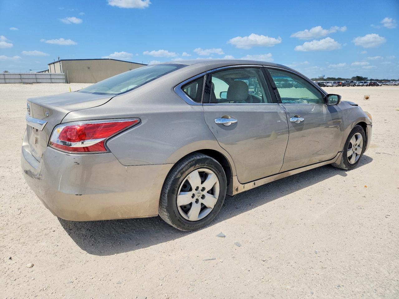 2015 Nissan Altima 2.5 S - Фото 3