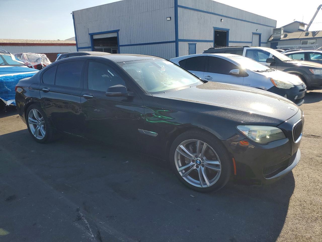 2015 BMW 740 I - Фото 4