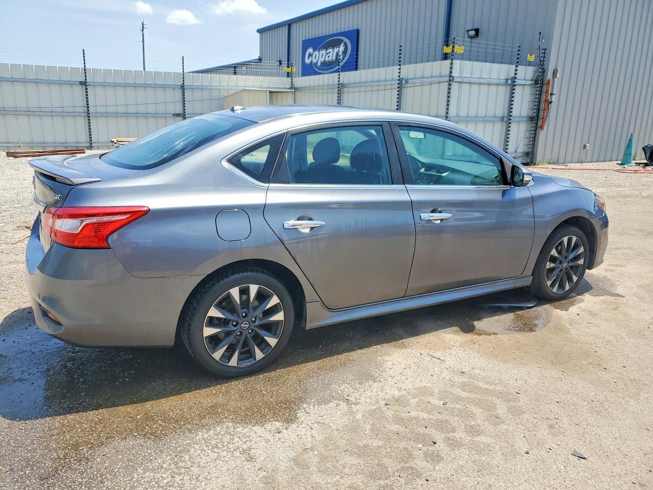 2017 Nissan Sentra Sr - Фото 3