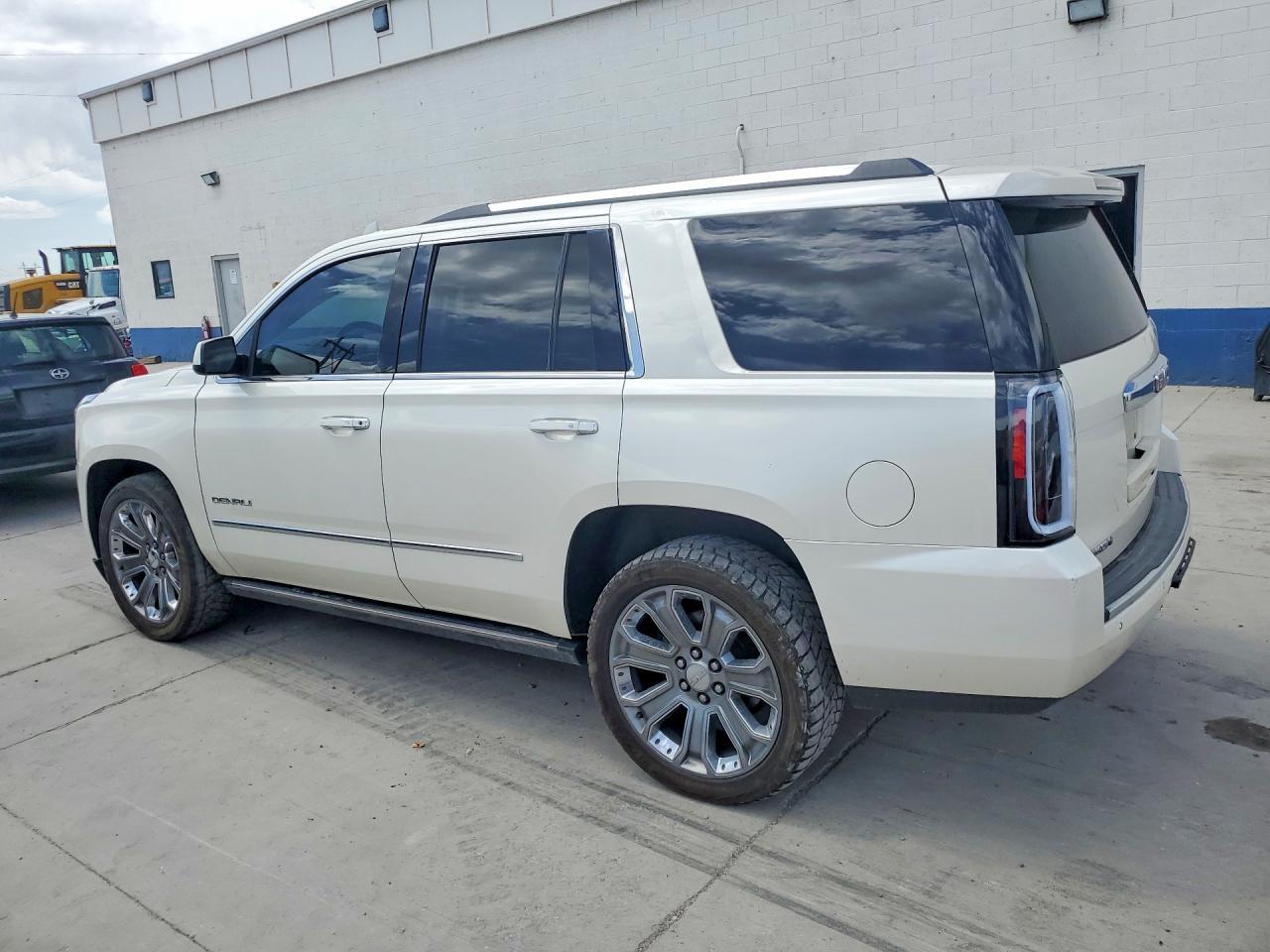 2015 GMC Yukon Denali - Фото 2
