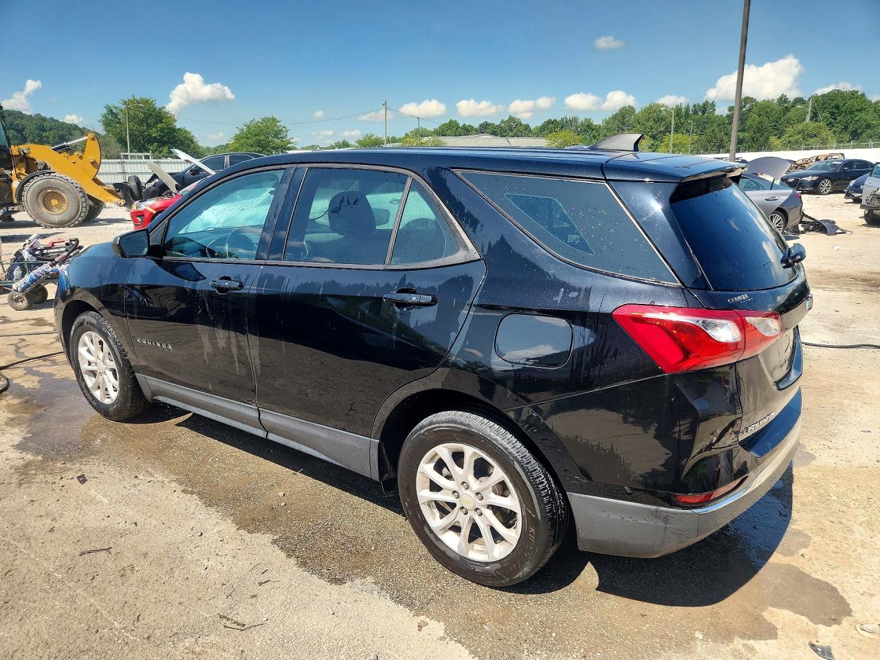 2018 Chevrolet Equinox Ls - Фото 2