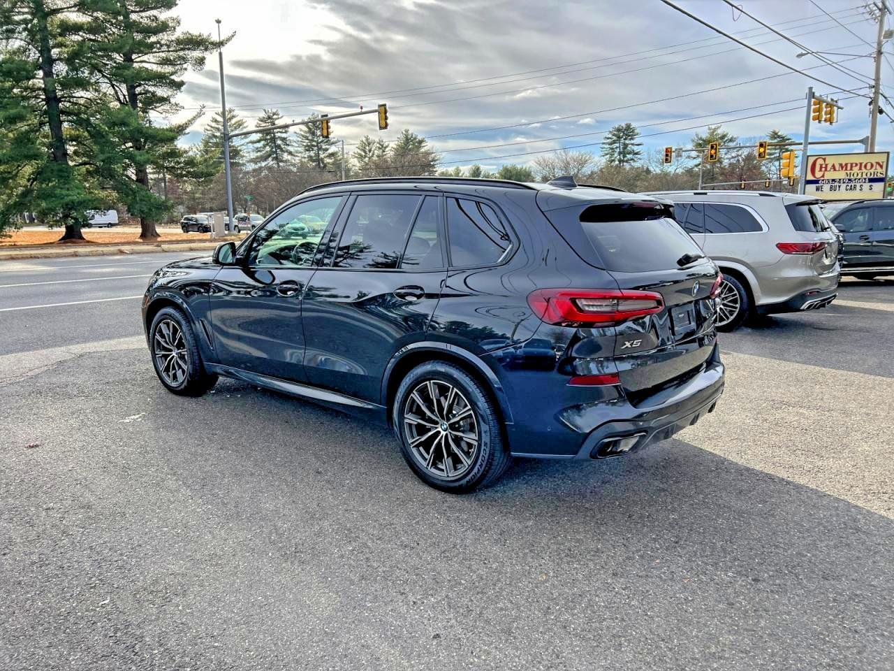 2021 BMW X5 xDrive40I - Image 3