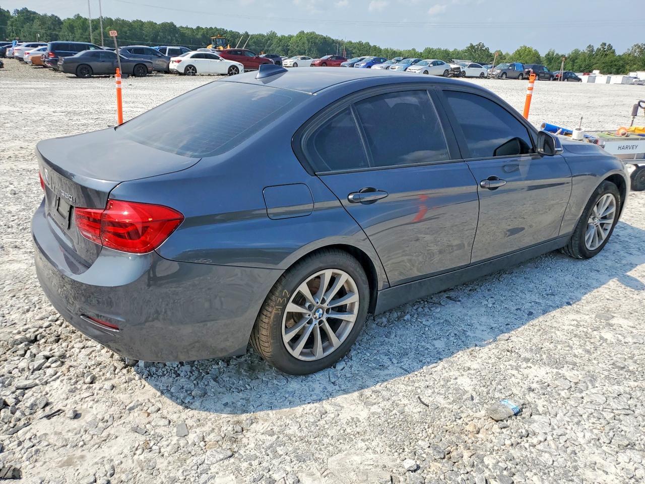 2017 BMW 320 I - Фото 3