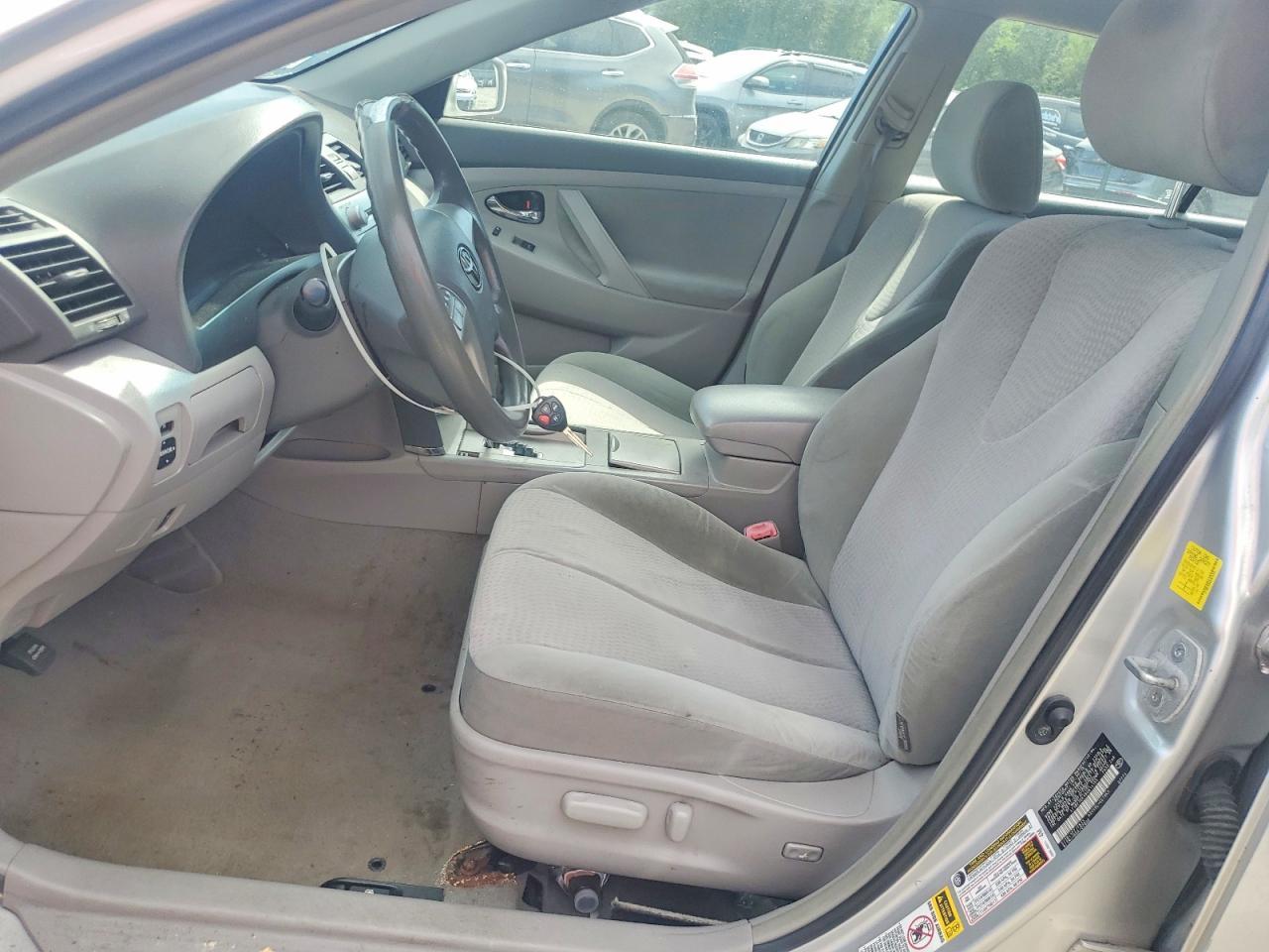 2011 Toyota Camry Le - Фото 7