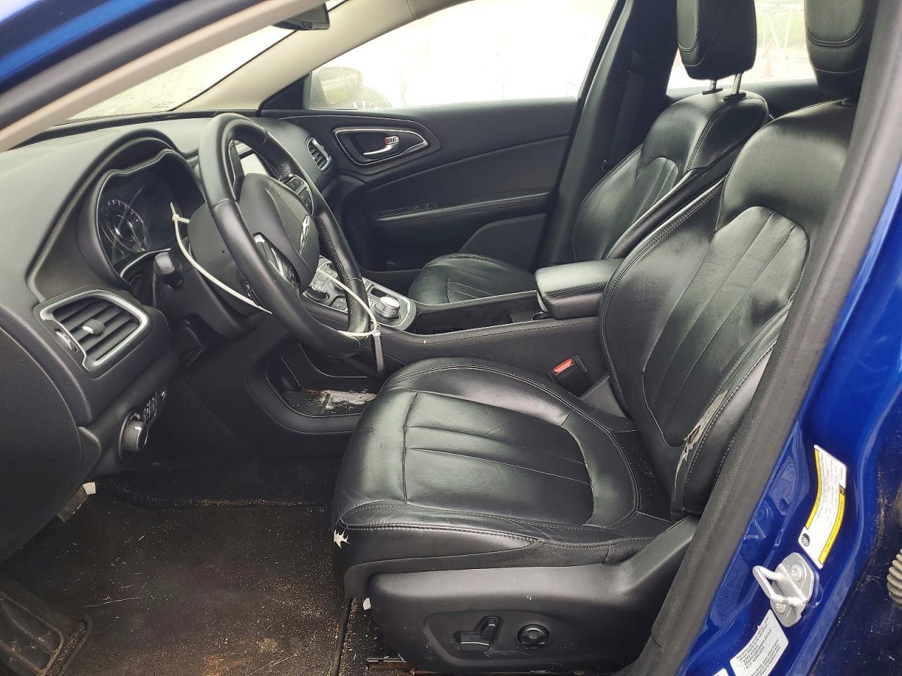 2016 Chrysler 200 Limited - Image 7