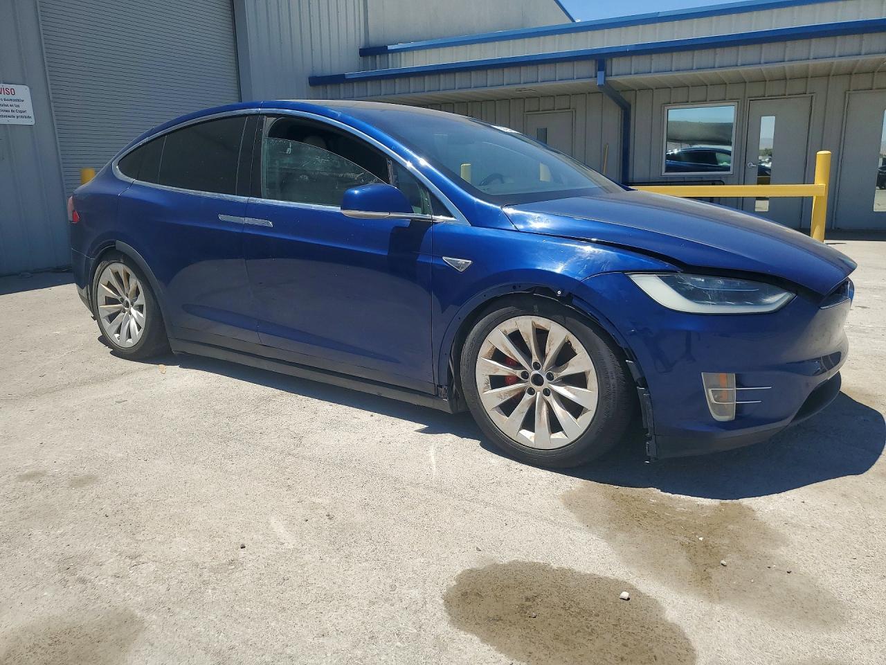 2016 Tesla Model X - Фото 4