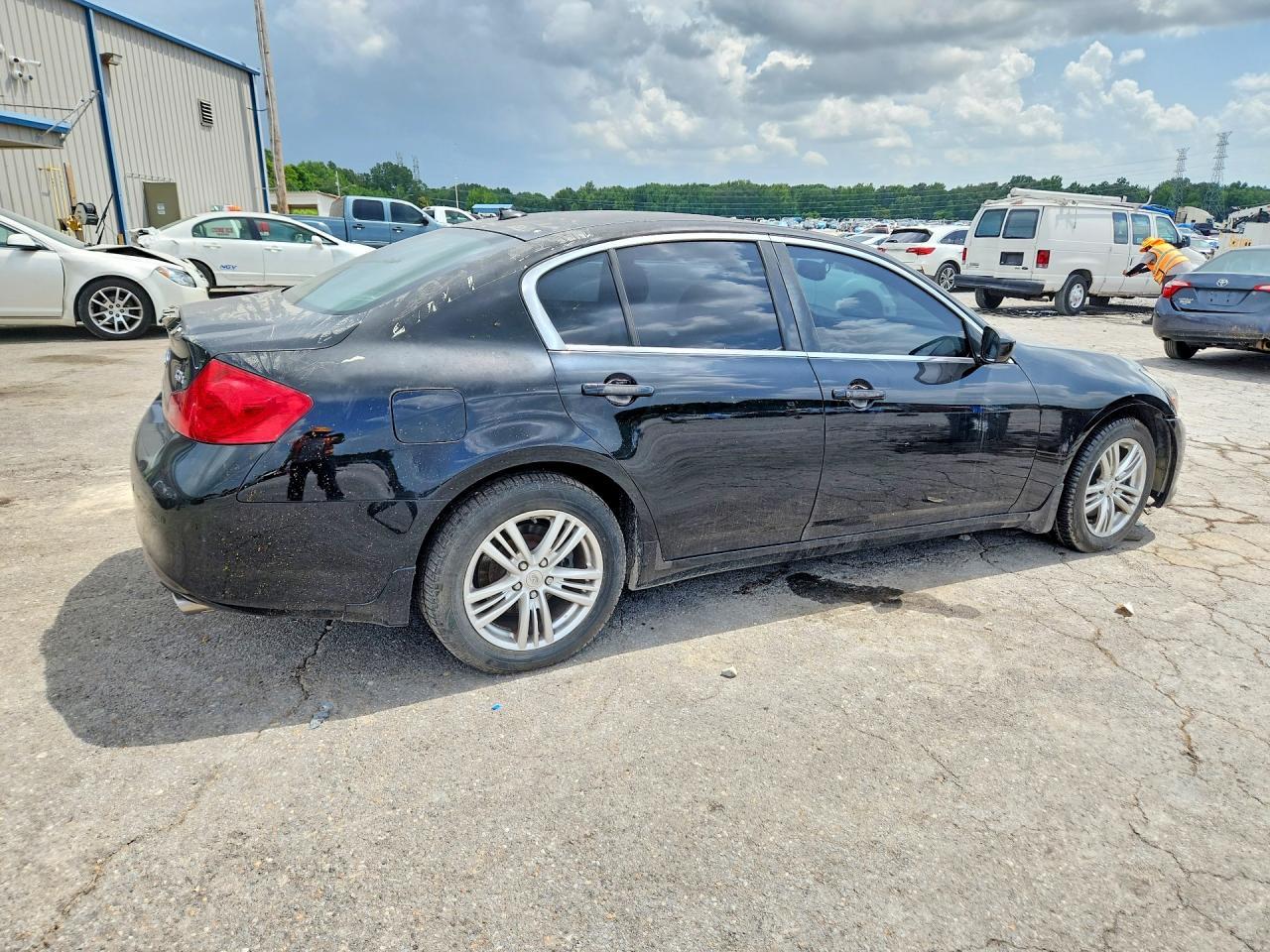 2013 Infiniti G37 Sedan X - Image 3