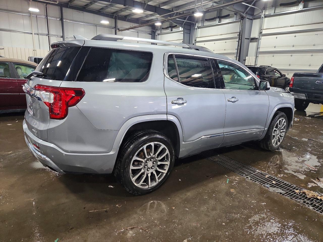 2023 GMC Acadia Denali - Фото 3
