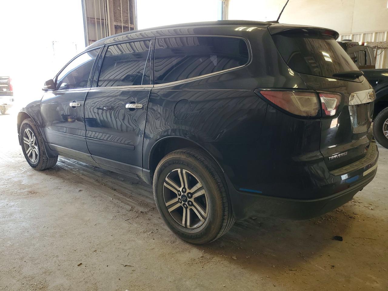 2017 Chevrolet Traverse Lt - Фото 2