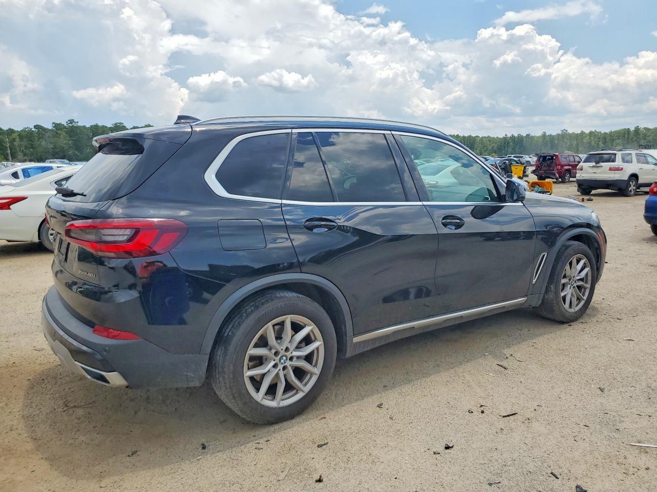 2022 BMW X5 xDrive40I - Фото 3