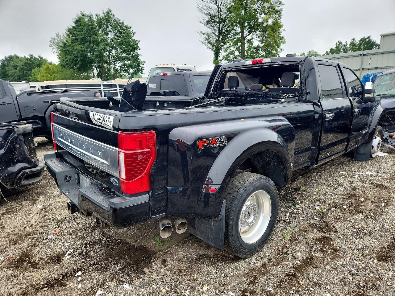 2022 Ford F450 - Фото 3