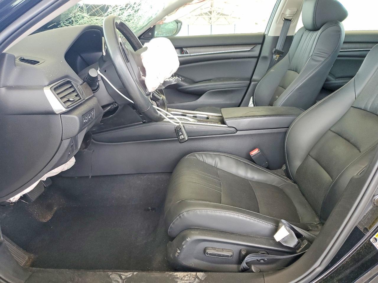 2018 Hond Accord Touring - Image 7