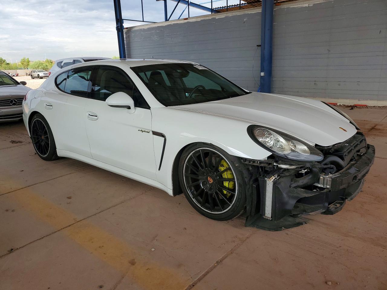 2014 Porsche Panamera S Hybrid - Image 4