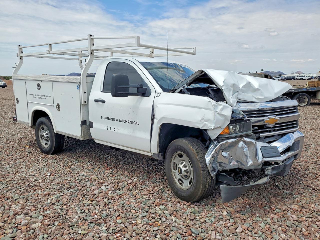 2017 Chevrolet Silverado - Фото 4
