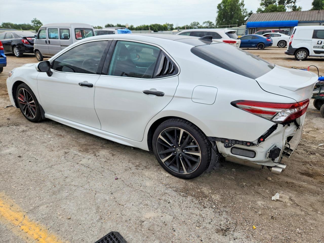 2019 Toyota Camry Xse - Фото 2