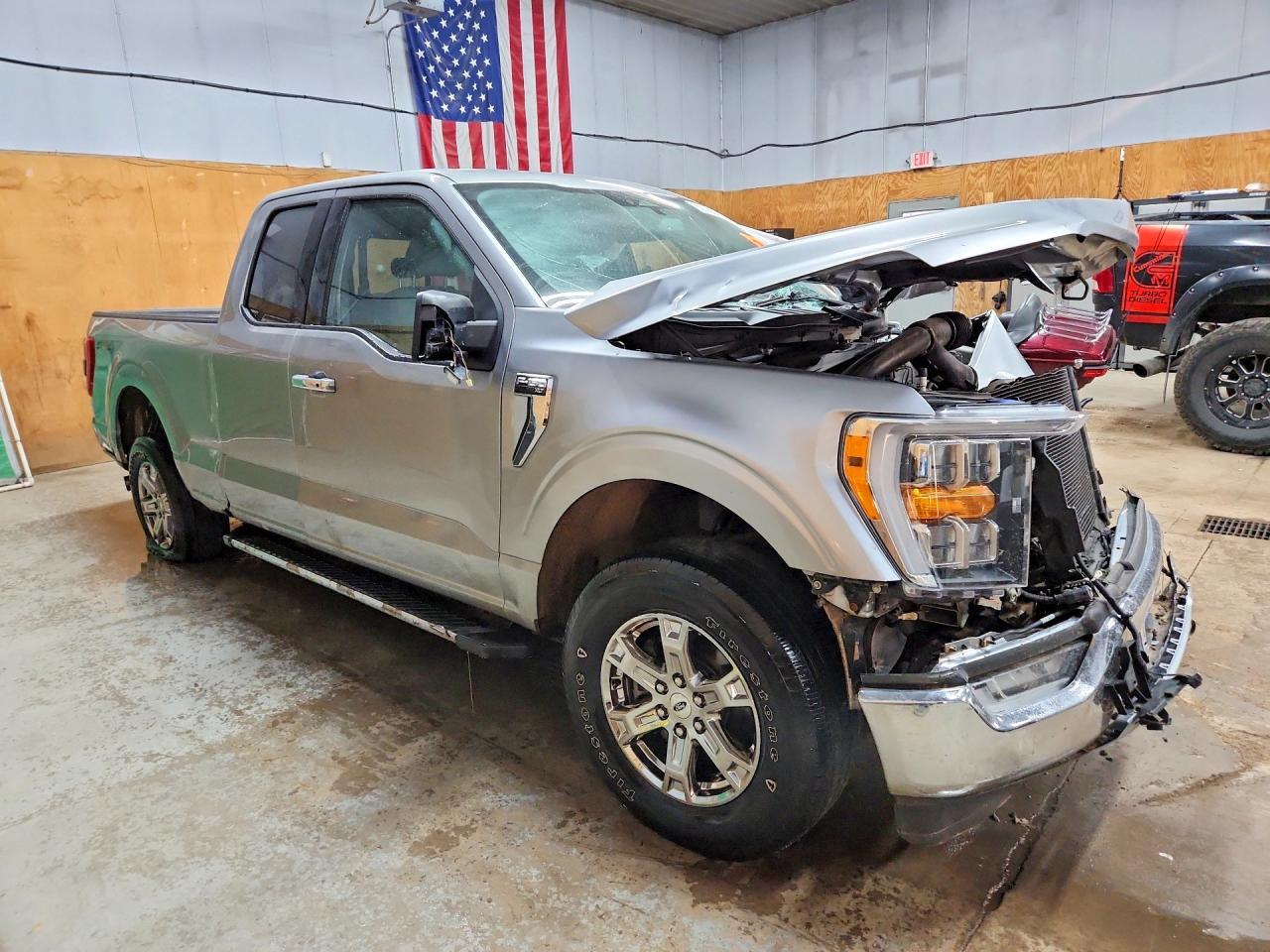 2021 Ford F150 Super Cab - Фото 4