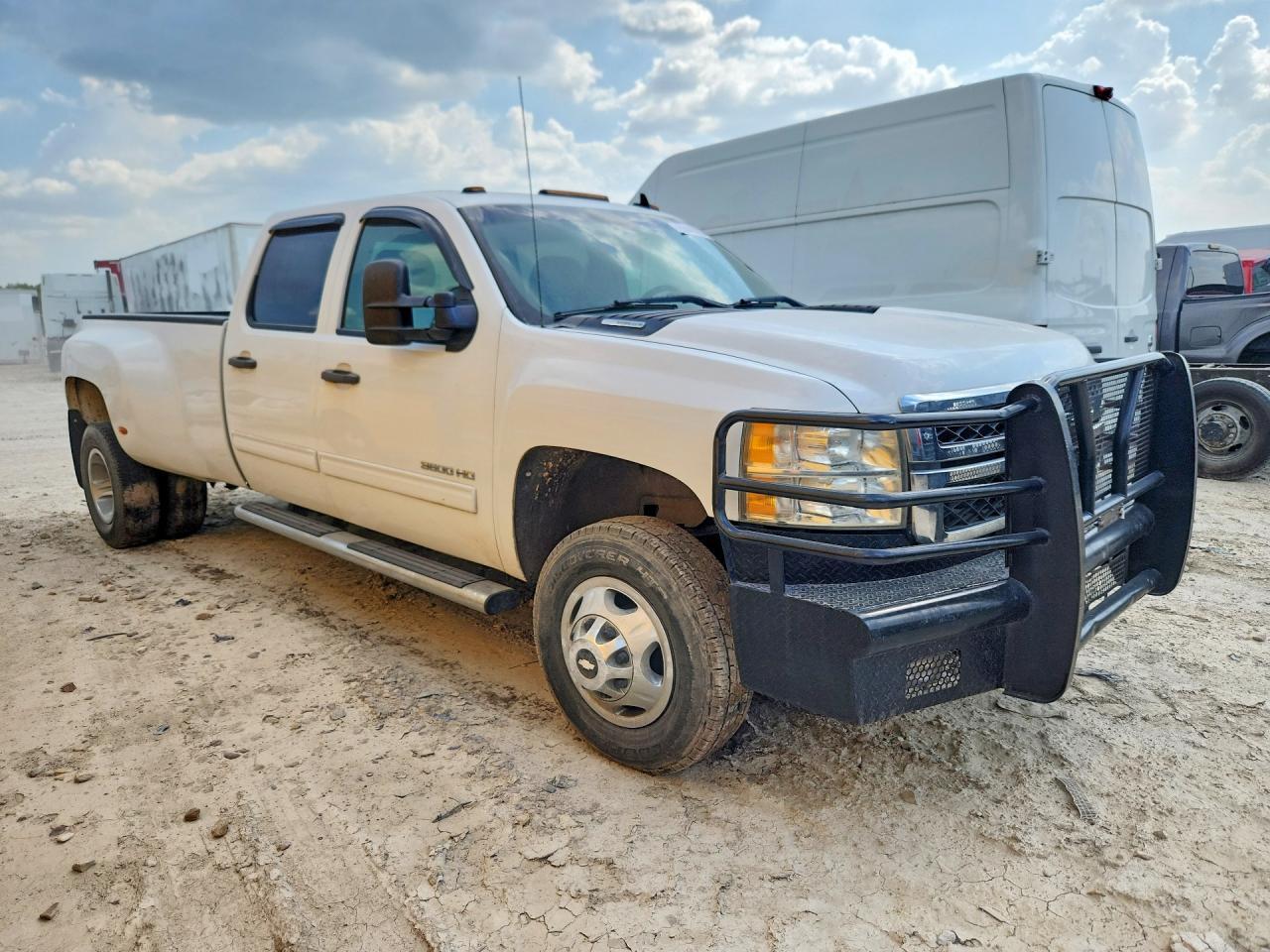 2011 Chevrolet Silverado K3500 Lt - Фото 4
