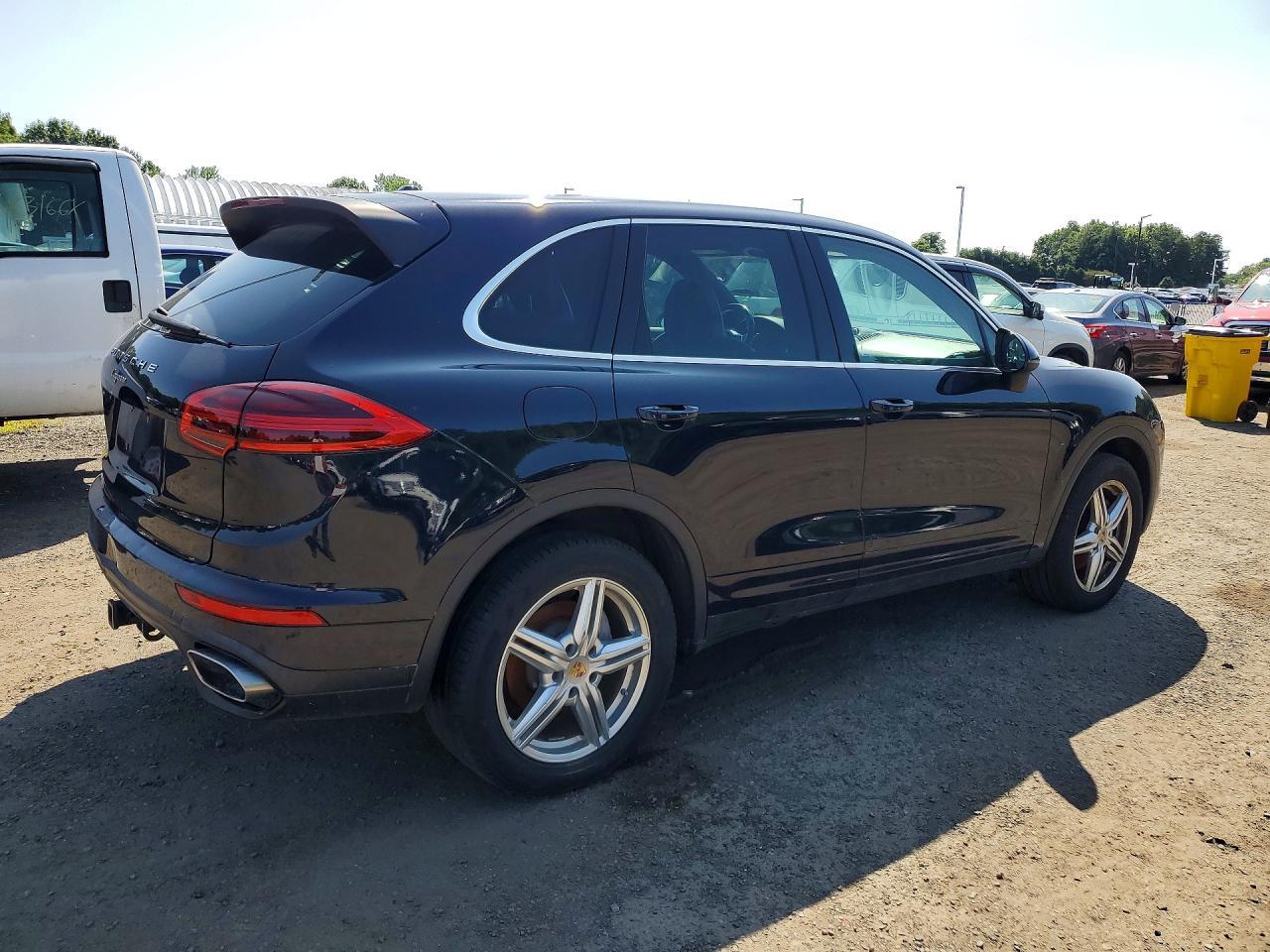 2016 Porsche Cayenne Base - Image 3