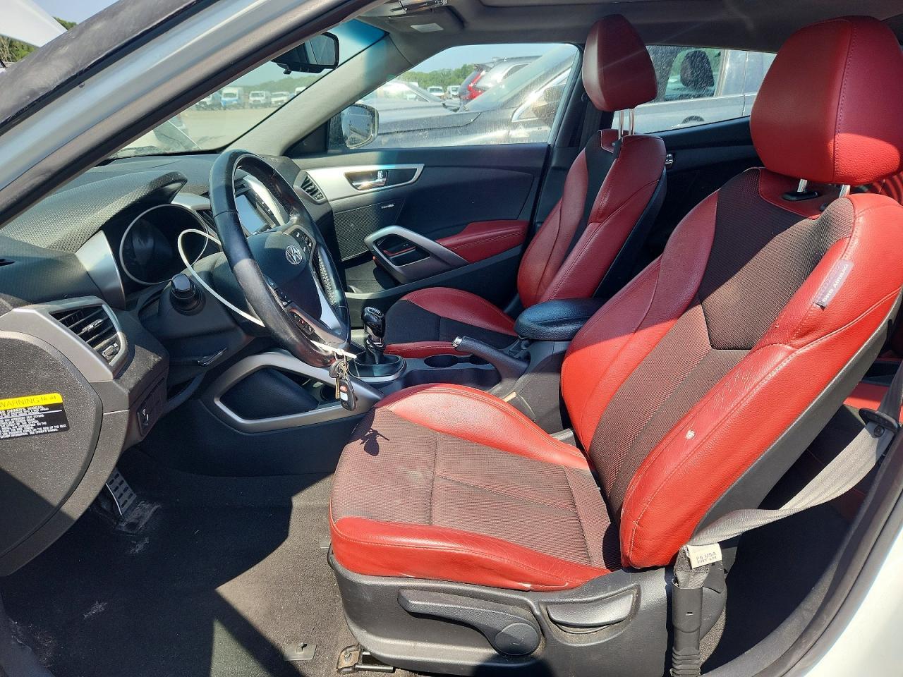 2013 Hyundai Veloster Base - Фото 7