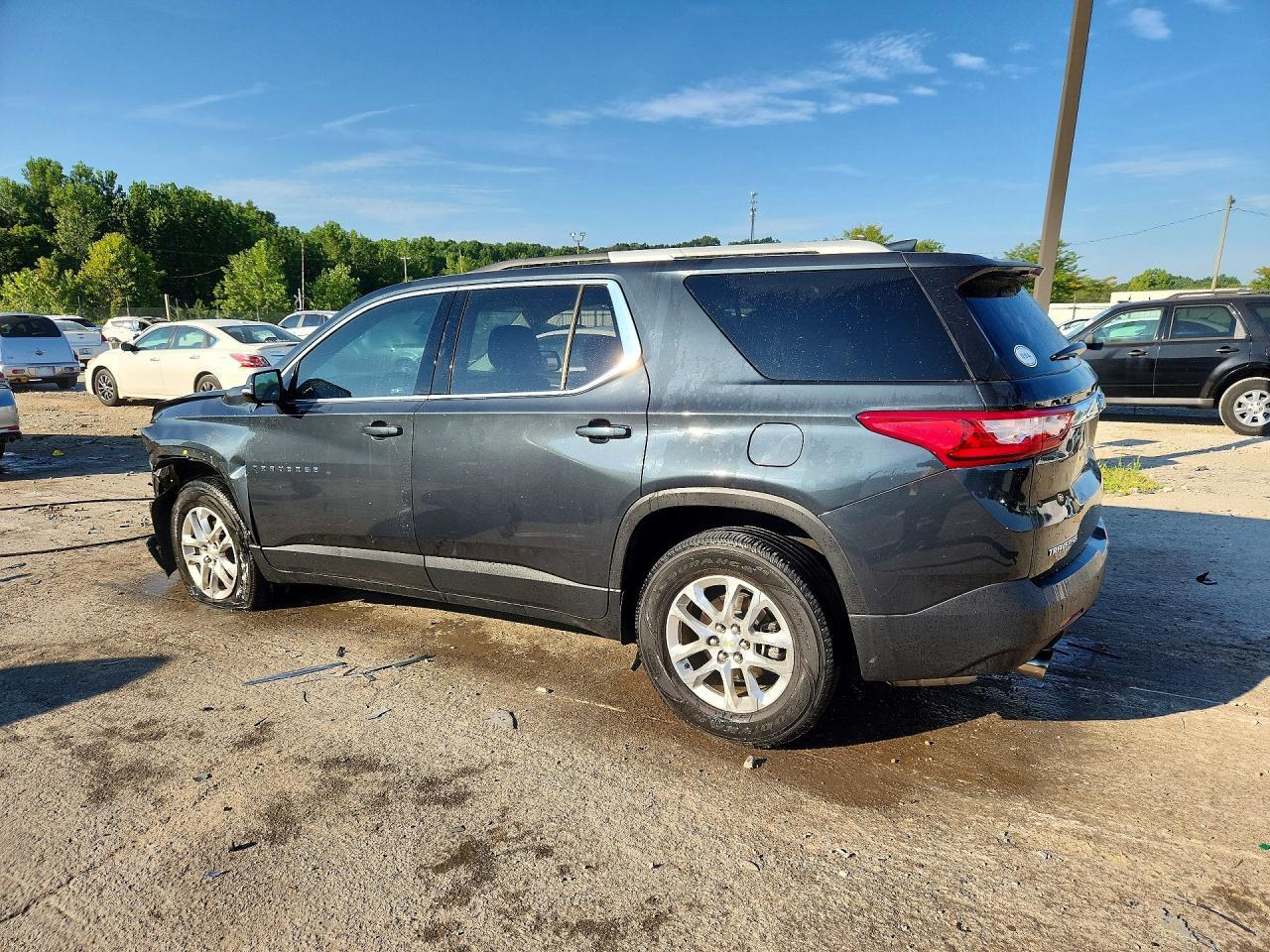 2018 Chevrolet Traverse Lt - Фото 2