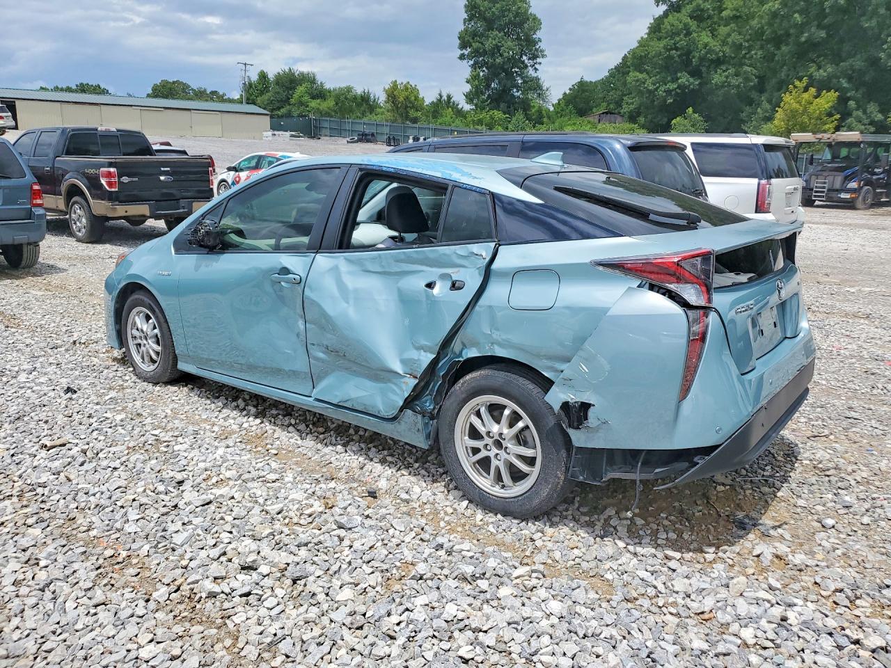 2017 Toyota Prius Three - Image 2