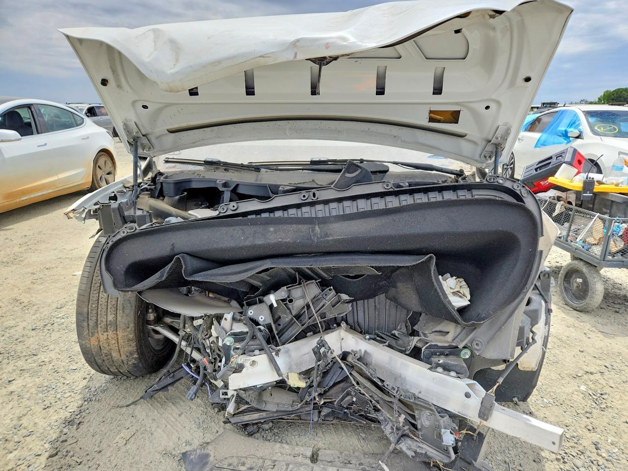 2024 Tesla Model X - Image 5