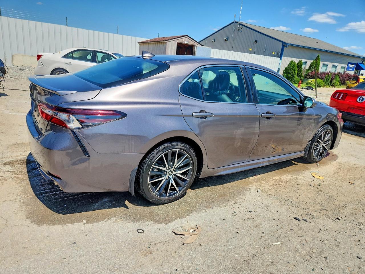 2024 Toyota Camry Se - Фото 3