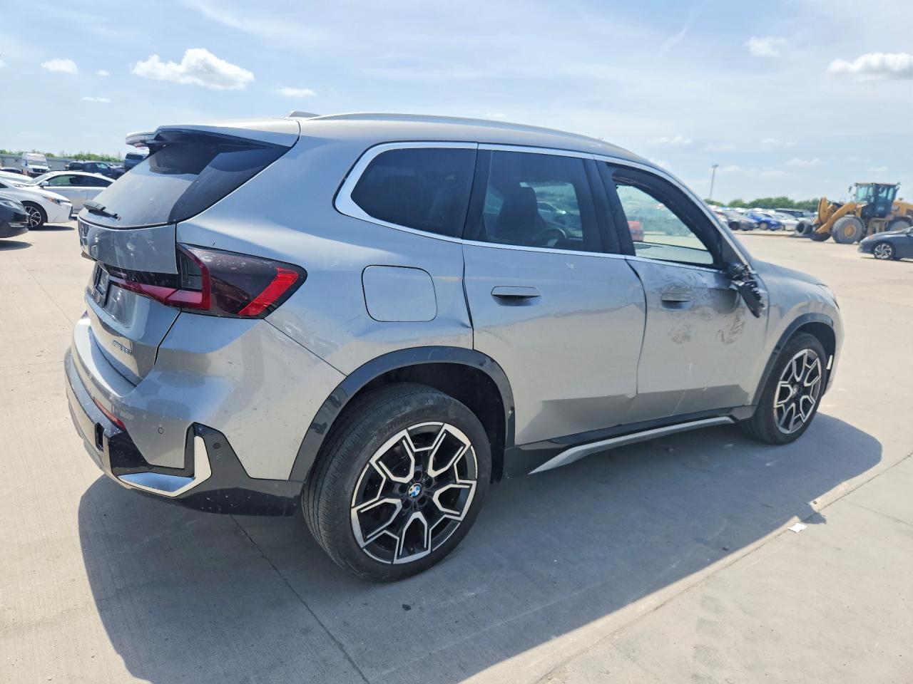 2025 BMW X1 xDrive28I - Фото 3