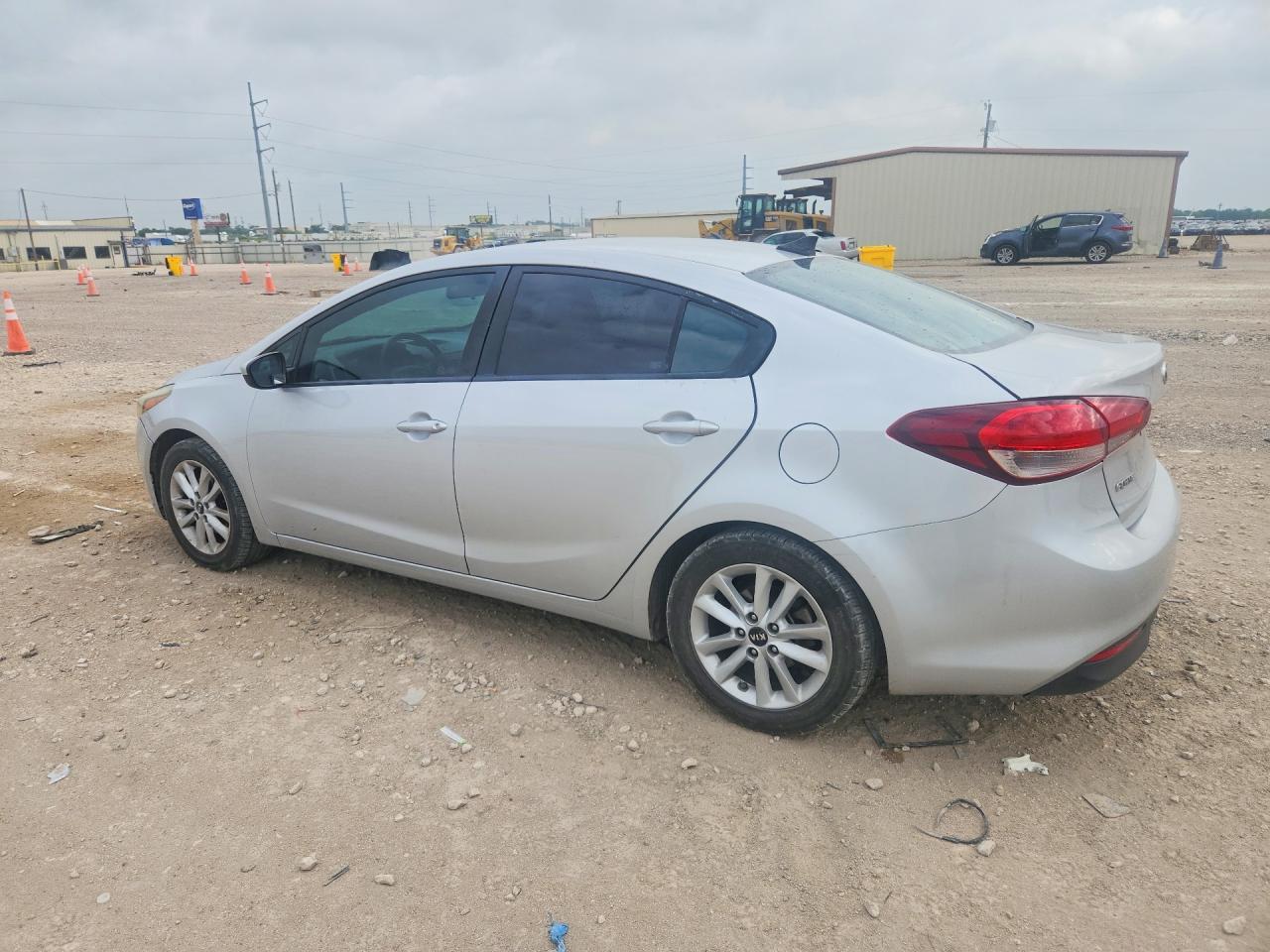 2017 Kia Forte Lx - Image 2