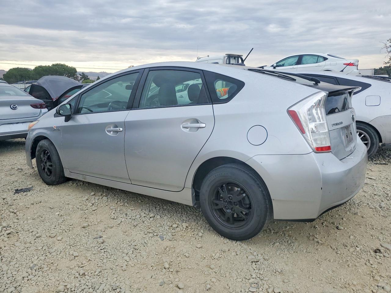 2010 Toyota Prius Iii - Image 2