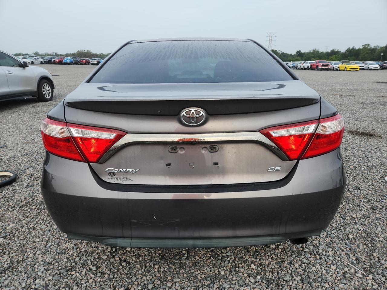 2015 Toyota Camry Se - Фото 6