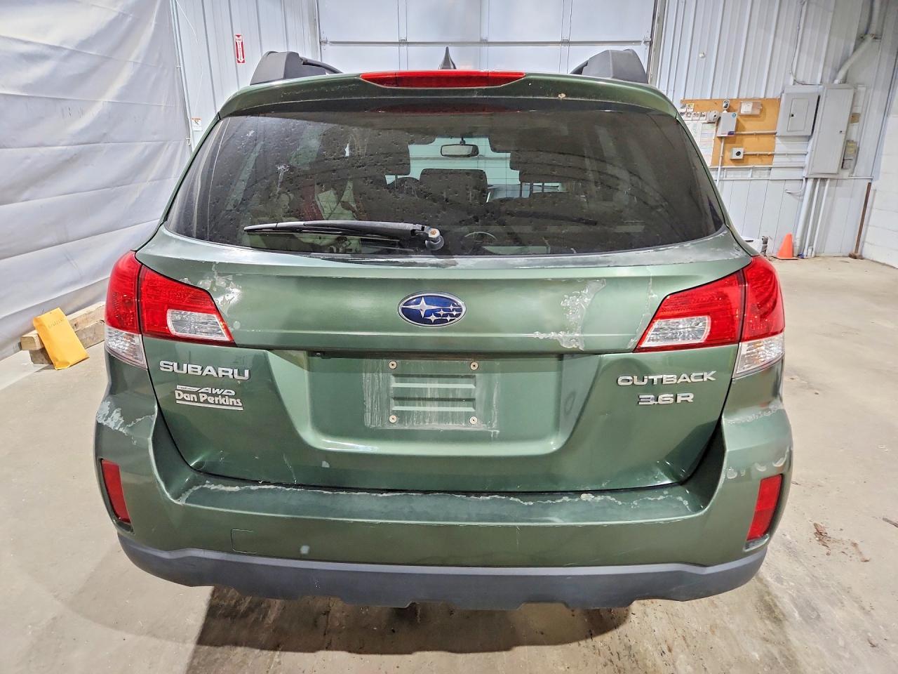2012 Subaru Outback 3.6R Limited - Image 6