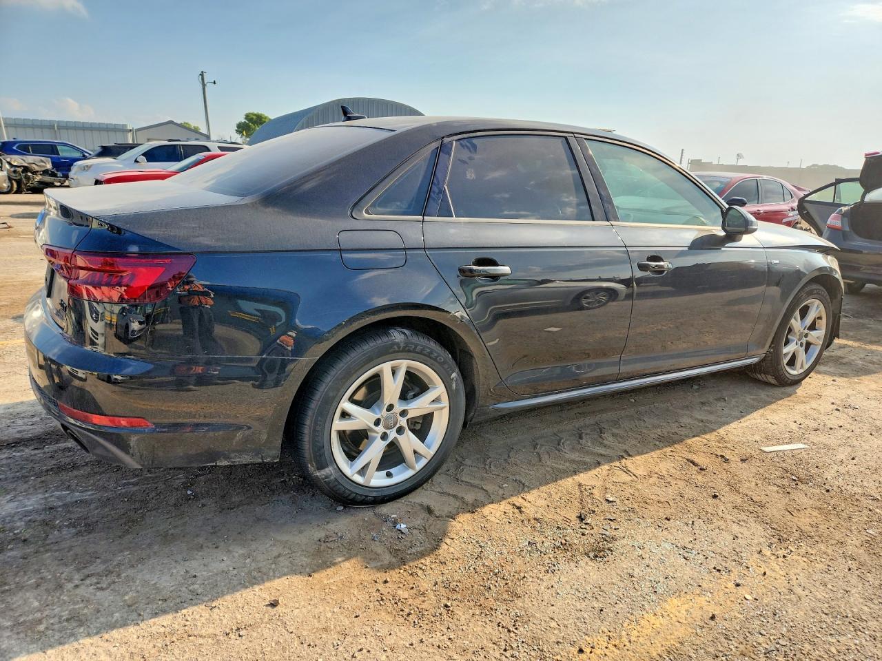 2018 Audi A4 Premium - Фото 3