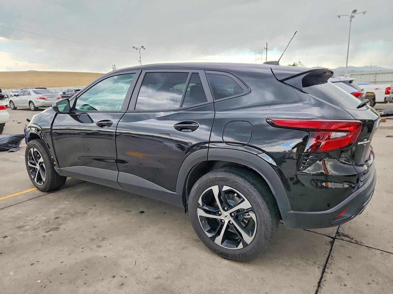 2025 Chevrolet Trax 1Rs - Image 2