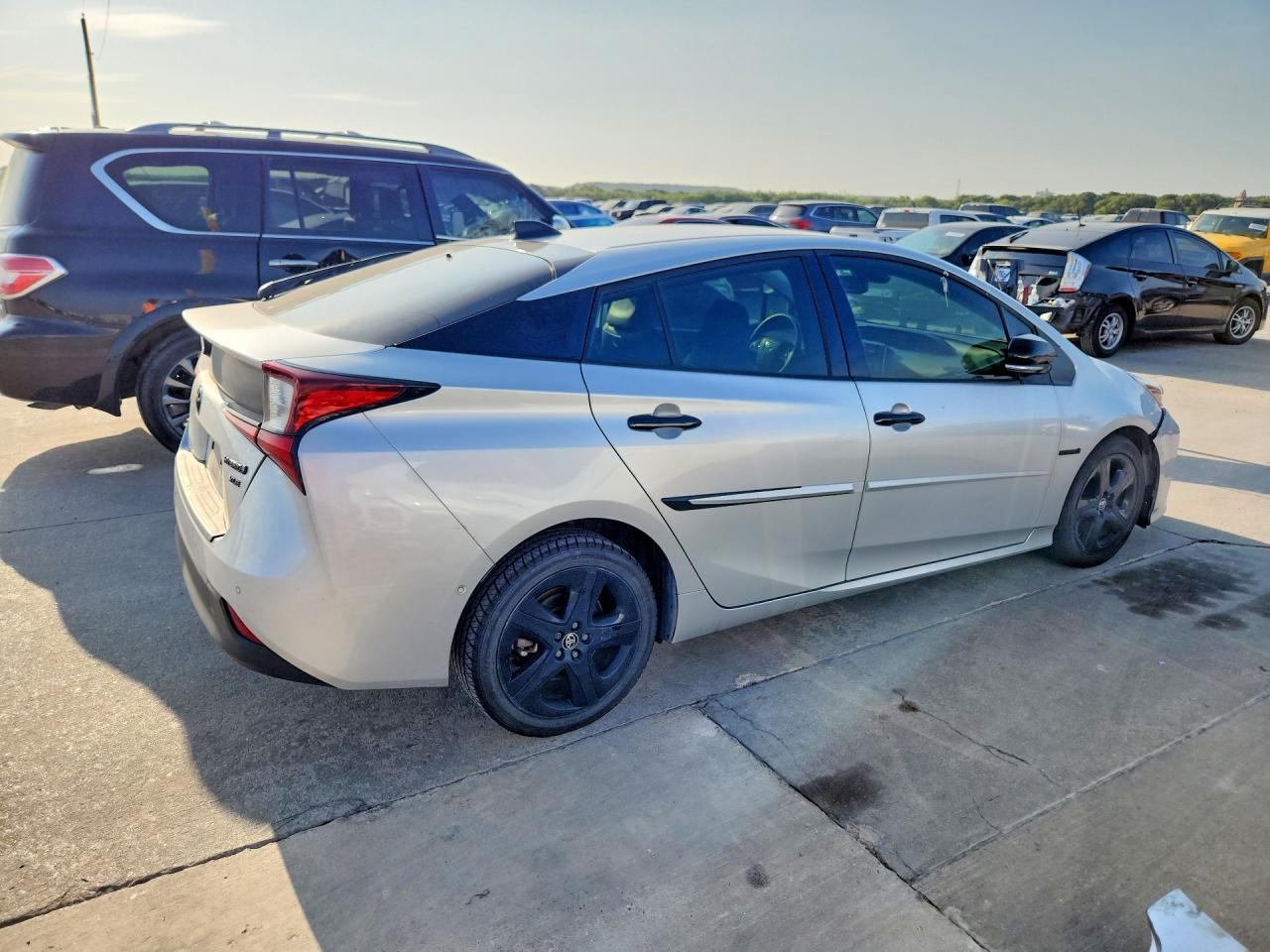 2022 Toyota Prius Nightshade - Фото 3