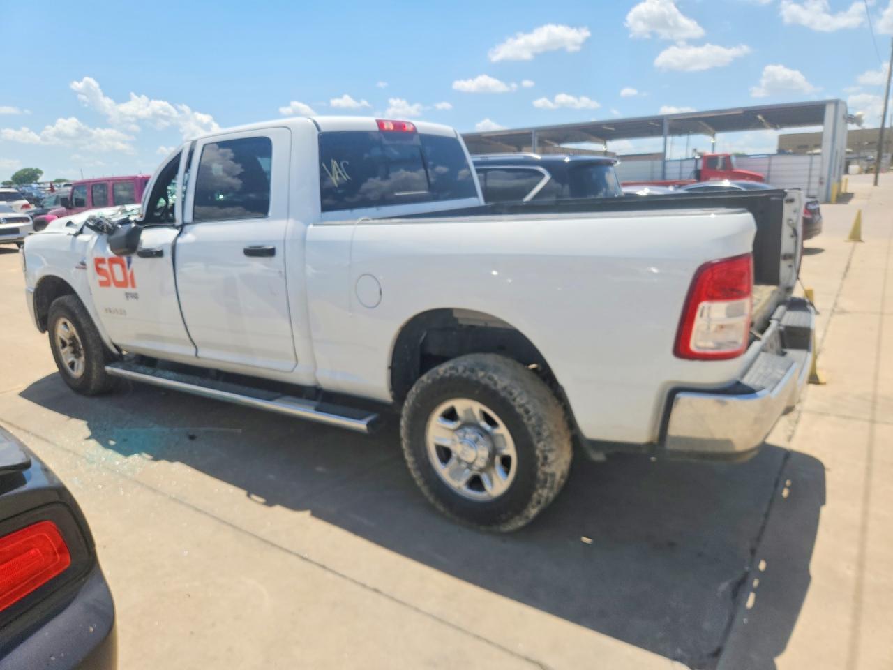 2022 Ram 2500 Tradesman - Фото 2