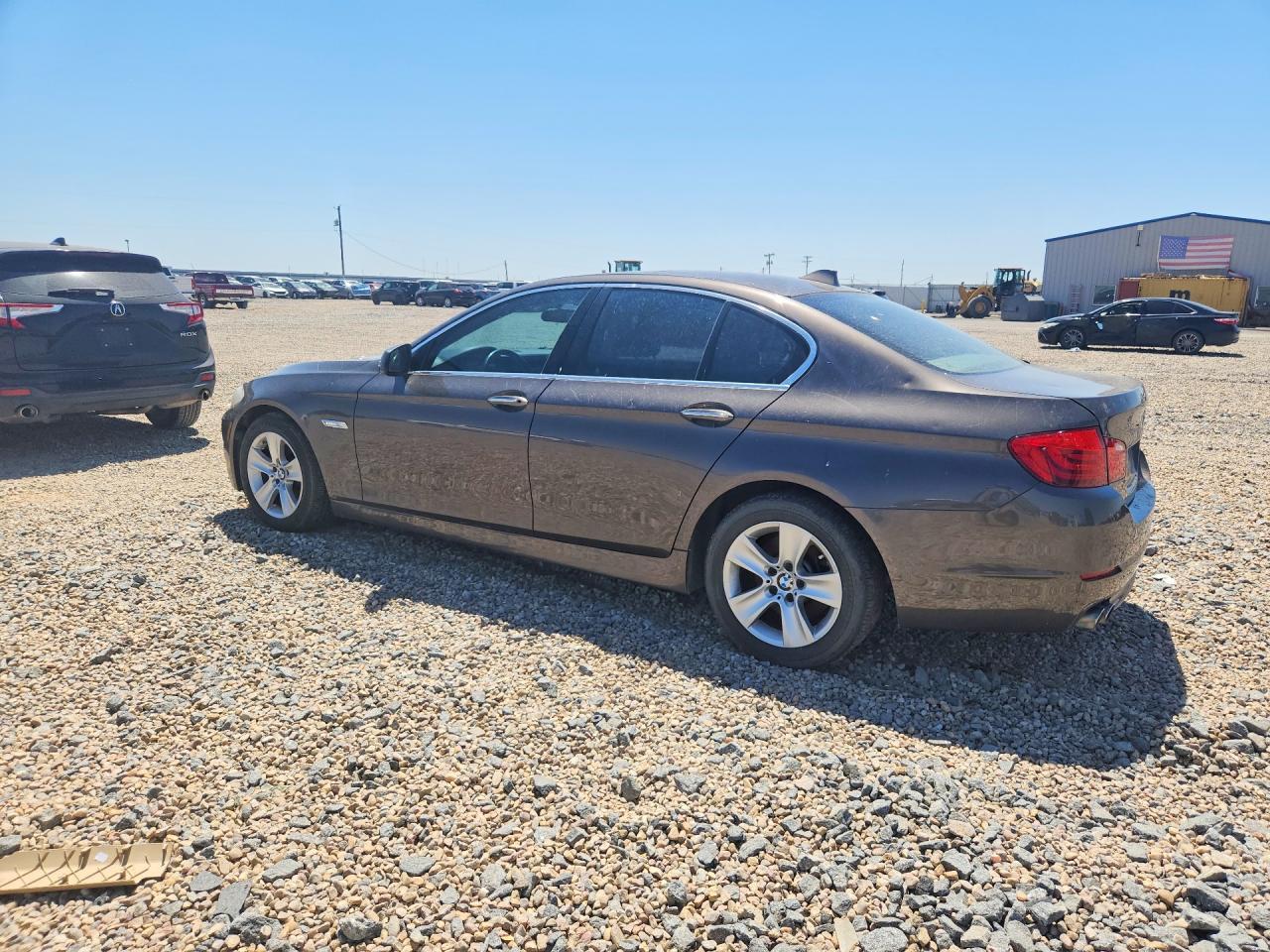 2011 BMW 528 I - Фото 2