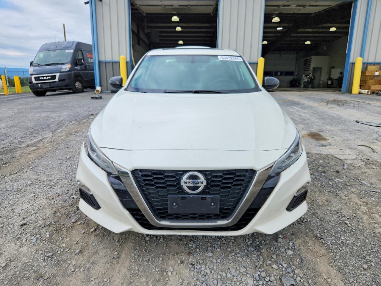 2019 Nissan Altima Sr - Image 5