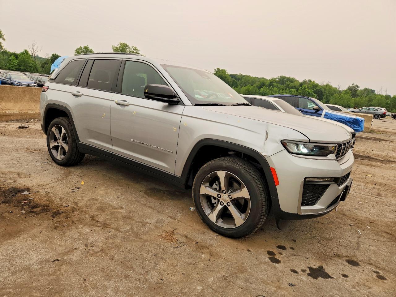 2026 Jeep Grand Cherokee Limited - Image 4