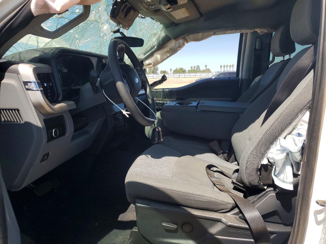 2025 Ford F250 Super Duty - Image 7