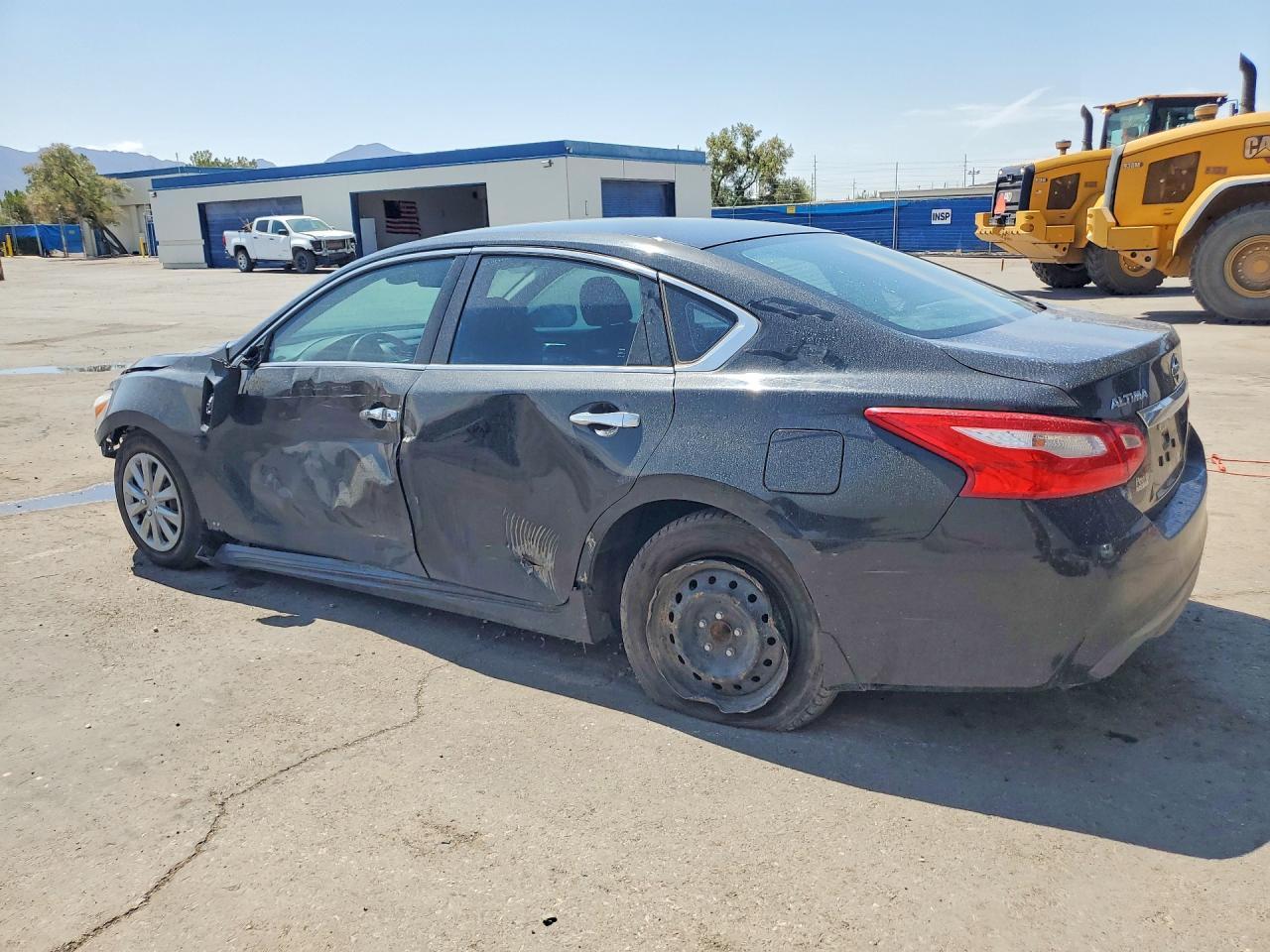 2016 Nissan Altima - Image 2