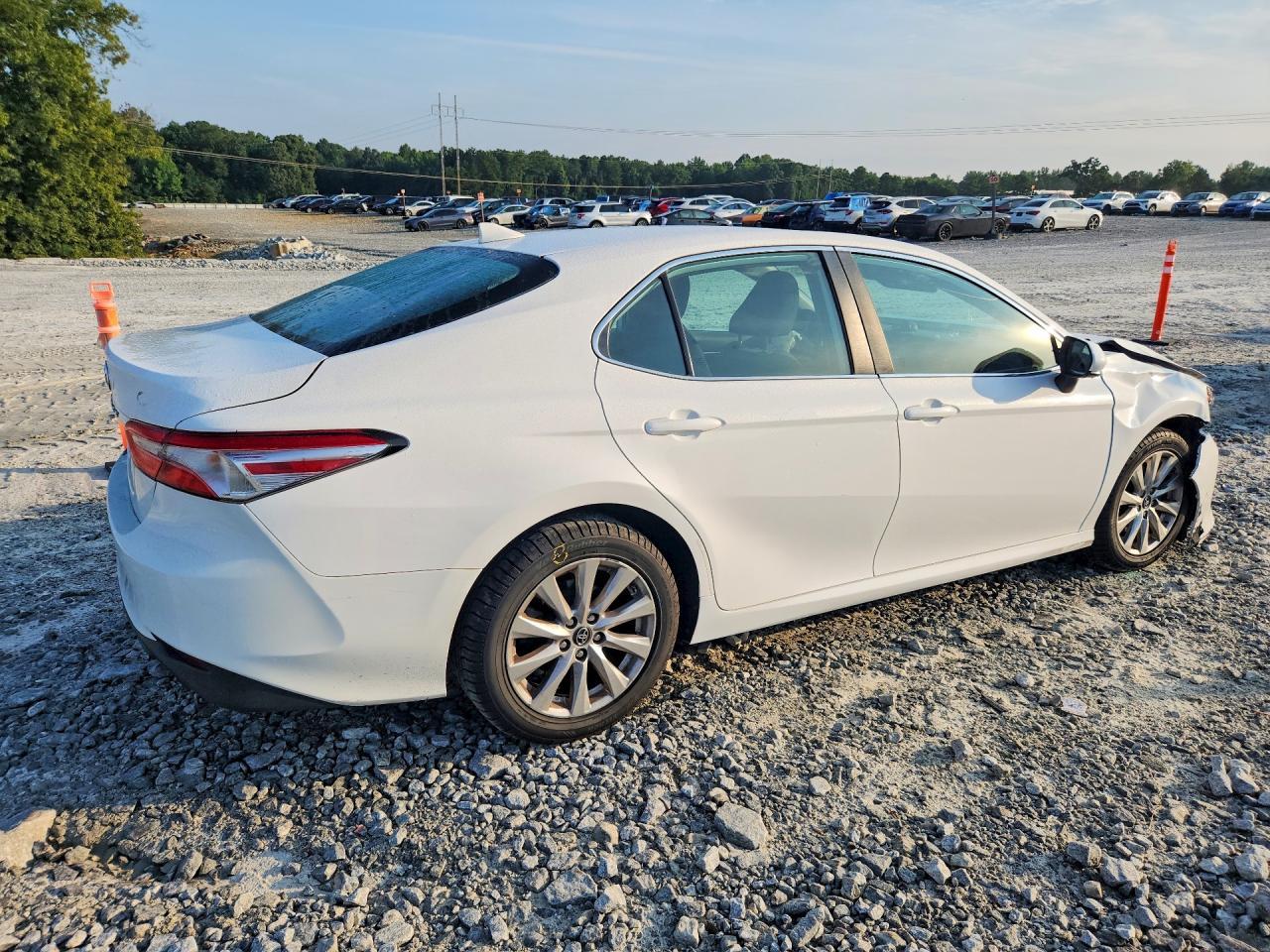 2019 Toyota Camry Le - Image 3