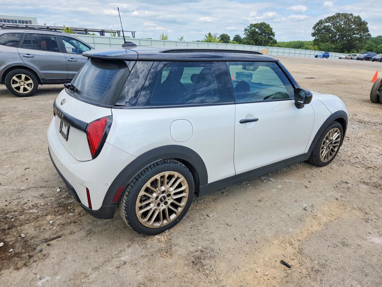 2025 Mini Cooper Base - Фото 3